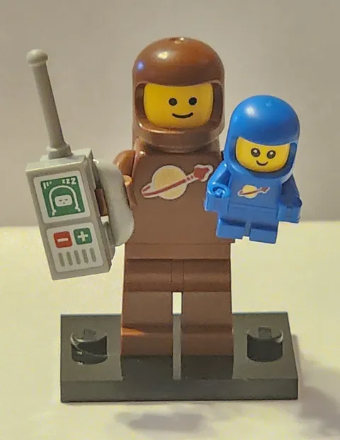 LEGO Minifigures Brown Astronaut with Space Baby  - Series 24 - 71037