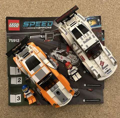 Lego 75912  Speed Champions Porsche 911 GT Finish Line 2 Cars  2 Mini Figs Books