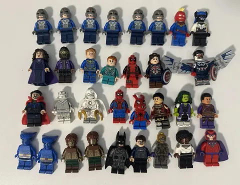LEGO Marvel Minifig Lot of 32 Deadpool Magneto Spider-Ham Moon-Knight Vision