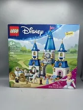 Lego #43275 DISNEY Cinderella's Castle & Horse Carriage Building Toy (READ)