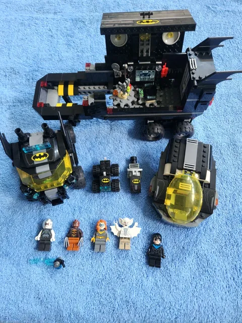 Lego Mobile Bat Base 76160 Batman Set Nightwing Mr Freeze *READ*