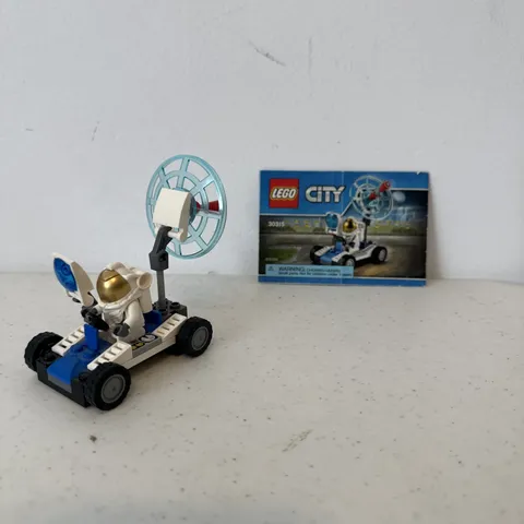 LEGO- city 30315- Space Utility Vehicle - COMPLETE