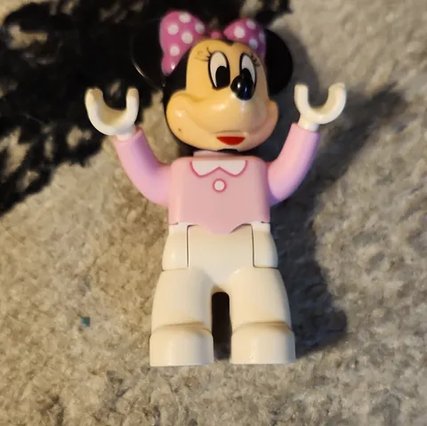 LEGO Minifigure Minnie Mouse Pink Top White Legs Pink Polka Dot Bow
