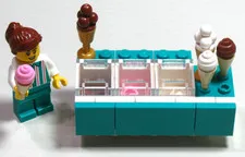 LEGO® Ice Cream Vendor Chocolate Vanilla Strawberry Minifigure Utensil MOC