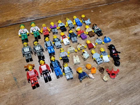 Vintage LEGO Minifigures And Accessories Lot