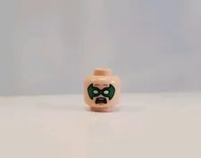 LEGO Batman Robin Minifigure Head Green Mask Eyeholes Light Nougat Angry Scared 