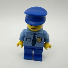 LEGO CITY part cop054 - Police Officer w/ blue uniform & cap - 1pc
