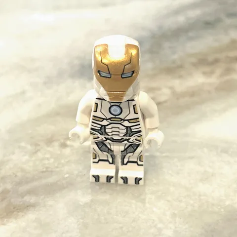 LEGO Space Iron Man Minifigure - 76049 MARVEL Avengers - Avenjet Space Mission