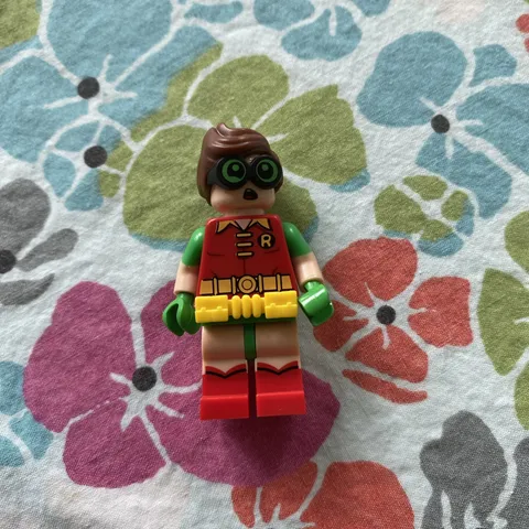 LEGO - The Batman Movie - Robin - Minifig / Mini Figure with belt and goggles