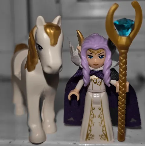 LEGO Minifigure- Skyra & Horse (elf011) Elves Fantasy Castle Queen Pegasus