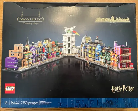 LEGO Harry Potter: Diagon Alley Wizarding Shops (76444) New Opened Damaged Box