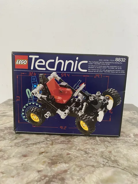 LEGO TECHNIC VINTAGE ROADSTER 8832 NIB SEALED MISB GREAT CONDITION