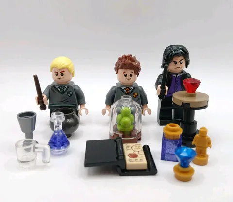 Lot Of Harry Potter Lego Potions Class Mini Figures & Accessories