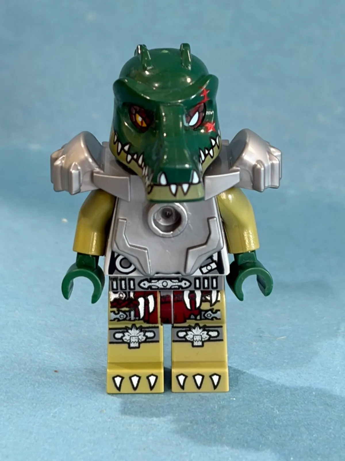 LEGO Chima Minifig loc063 - Crawley w/Heavy Armor - Light Scratches/No Cracks