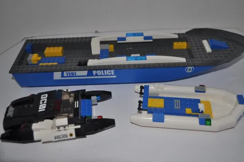LEGO CITY: Police Boat (7287) - PARTS - *READ*