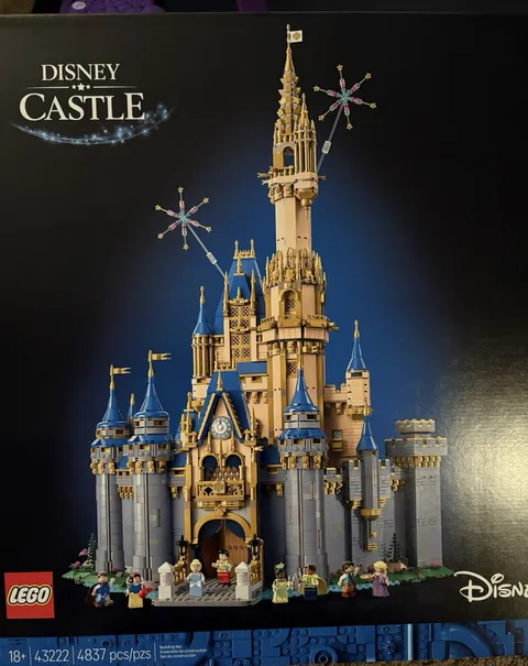 LEGO Disney: The Disney Castle (43222)