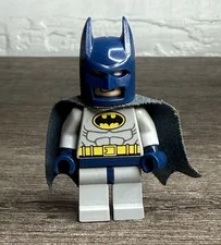 LEGO Batman Minifigure Gray/Blue 6860 6857 sh0025 DC Super Heroes 2012 Complete