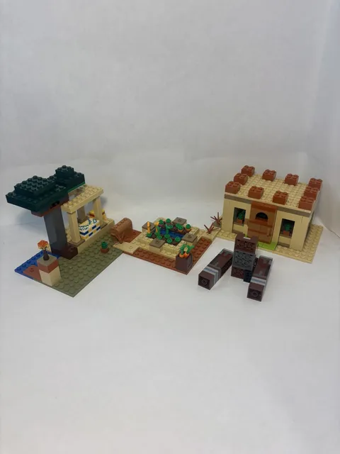 LEGO Minecraft 21160 The Illager Raid INCOMPLETE NO Minifigures