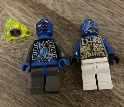 Lego Vintage Space Insectoids Figurines
