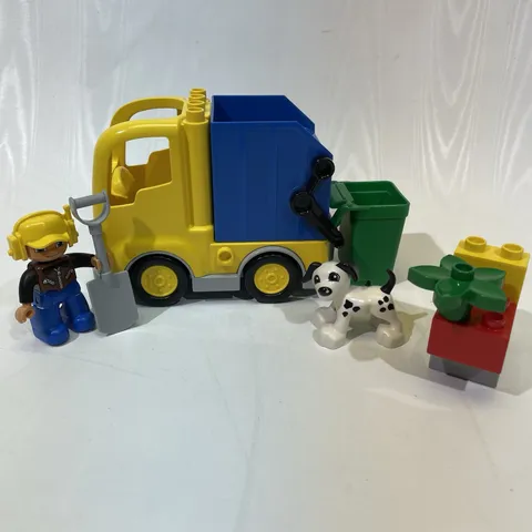 LEGO DUPLO 10519 Garbage Recycle Truck - 11 pieces Missing Light on top of Truck
