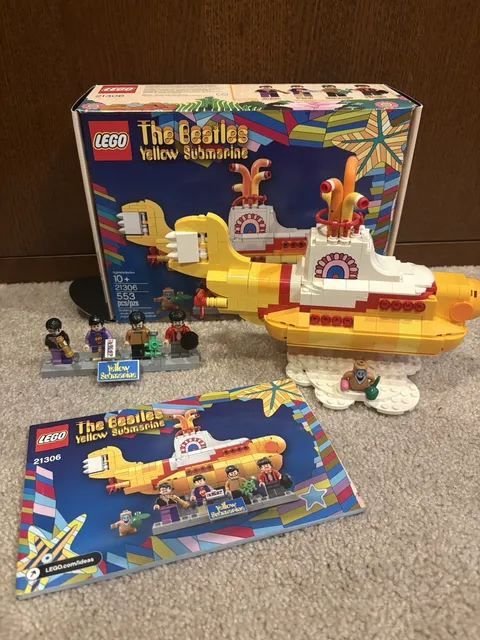 100% Complete - LEGO Ideas: The Beatles Yellow Submarine (21306)
