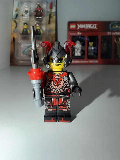 LEGO NINJAGO 5004938 Young Krux Bricktober 2017