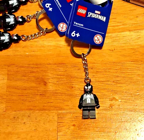 Genuine Lego Marvel Venom Minifigure Key Chain 854006 - NEW, Still on hanger tag