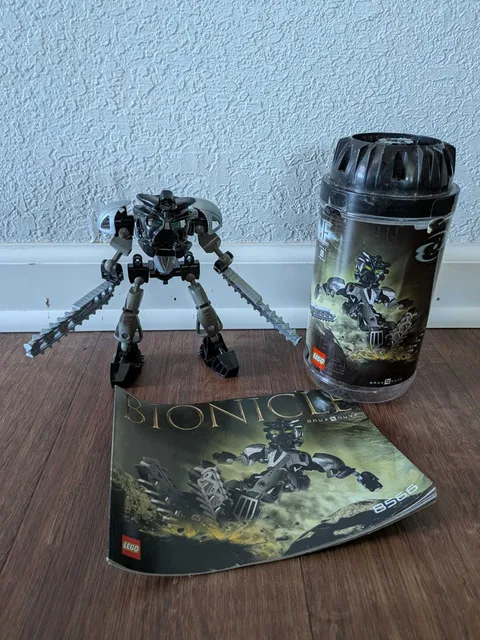 LEGO BIONICLE: Onua Nuva (8566). Used, Complete. Instructions/Canister included