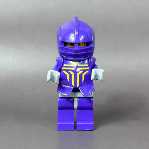 LEGO Minifigure Danju cas262 Castle Knights Kingdom II Purple Wolf