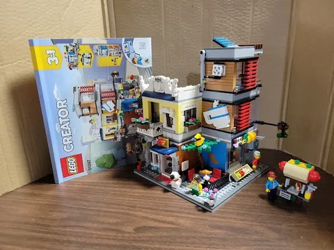 Lego Creator 3 in 1 31097 Townhouse Pet Shop & Cafe used complete 1 substitution