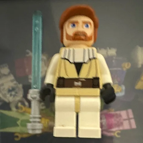 LEGO Minifigure Tan/White Outfit Brown Hair Beard Blue Lightsaber