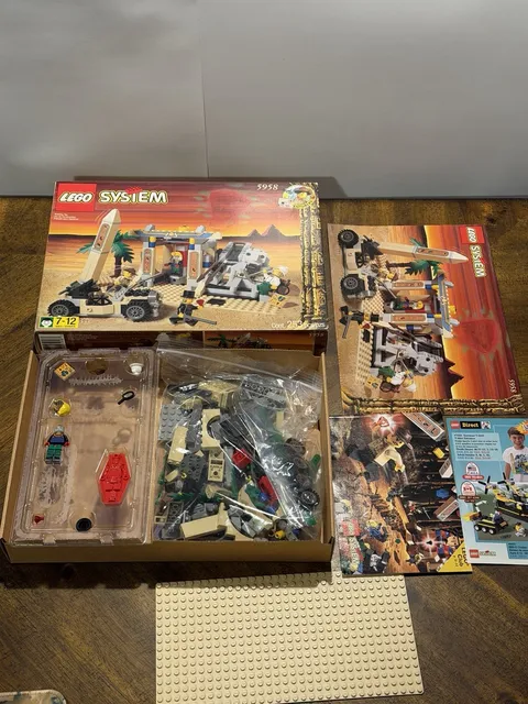 Lego 5958  Adventurers Mummy’s Tomb  Complete w/ Figures - Manual  &  box