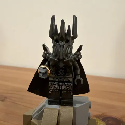 Lego LOTR Lord Of The Rings Sauron Minifig From Set 11373, Pristine (Fig Only)