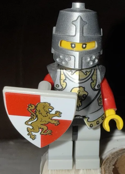 LEGO Castle Kingdoms Lion Knight Breastplate Armor Helmet Minifigure 853373*