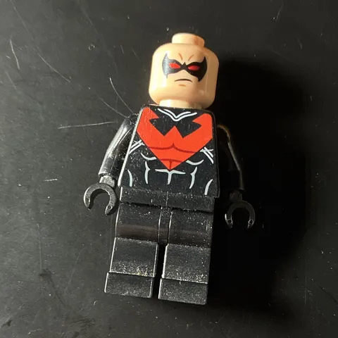 LEGO Batman Beyond Minifigure SH085 Black Suit w/ Red Bat Emblem, Polybag