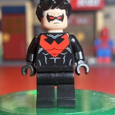Lego Red Nightwing Minifigure sh0085 From Set 76011 LEGO DC Superheros Batman 2