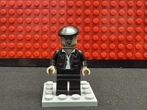 NEW LEGO ZOMBIE DRIVER minifigure from Ghostbusters set 75827