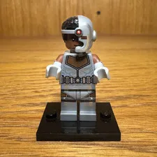 LEGO Cyborg Minifigure COLSH09
