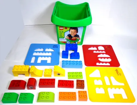 2012 LEGO Duplo Creative Sorter 6784 with 19 Bricks & 3 Sorter Plates