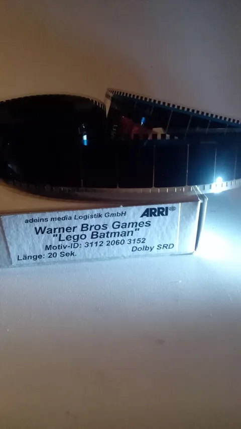 Batman Lego The Movie 36mm Cinema Trailer Promotional Clip, Rare Since Not To Buy