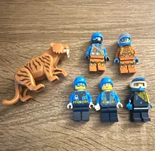 LEGO city arctic mini figures and saber tooth tiger lot