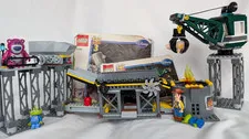 LEGO 7596 Trash Compactor Escape Toy Story 3 Woody Hamm Lotso Disney Crane 2010
