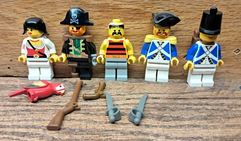 LEGO Pirates 6251 Minifigure Lot