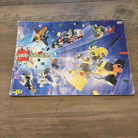 Vintage LEGO  idea book 697 In okay Condition for year