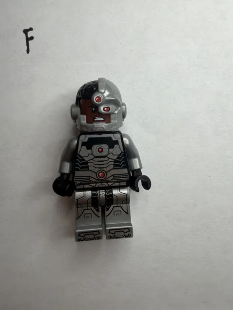 LEGO Super Heroes Minifigure Cyborg (Genuine)