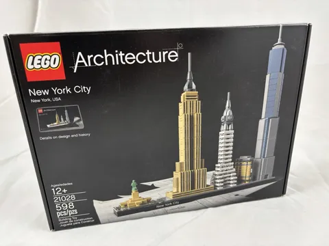 LEGO Architecture New York City NYC Skyline - 21028 - Open box - never assembled