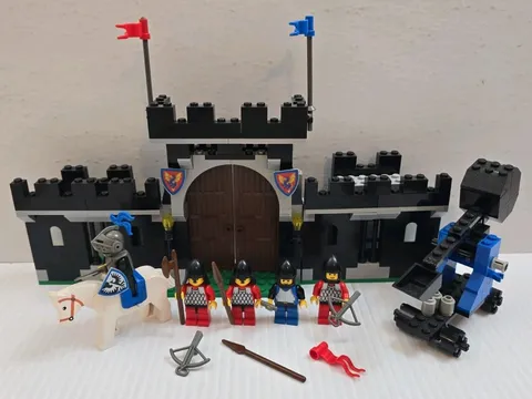 Vintage LEGO Castle Set 6059 Knight's Stronghold Complete Missing 1 Gray Lance