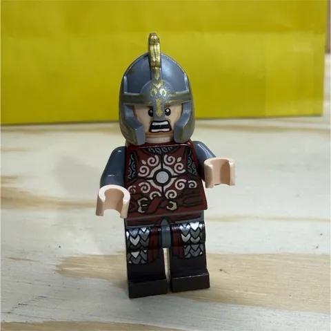 LEGO Minifigure Lord Of The Rings Eomer. Torso cracked