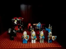 Lego Castle Minifigure Lot - 7 Figures & Accessories