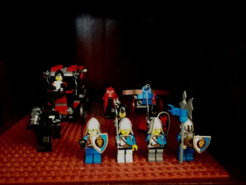 Lego Castle Minifigure Lot - 7 Figures & Accessories